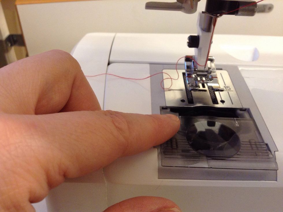 Forts\u00e4tt med undertr\u00e5den: \u00d6ppna luckan till spolhuset.