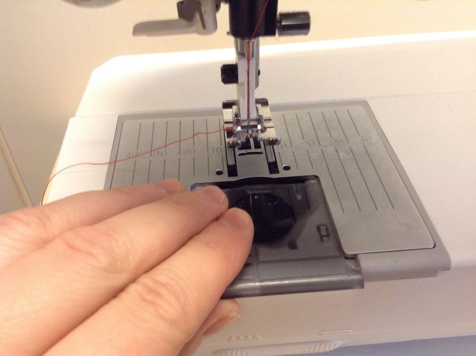 Forts\u00e4tt med undertr\u00e5den: \u00d6ppna luckan till spolhuset.