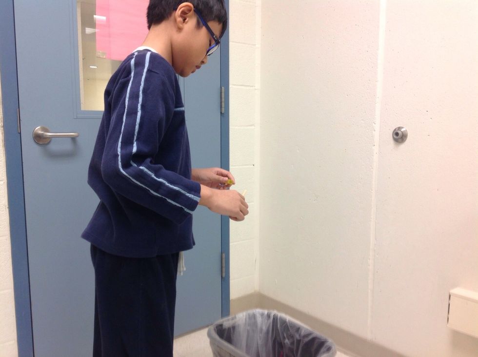 Fourth,bring your pencil and sharpener to the garbage can.