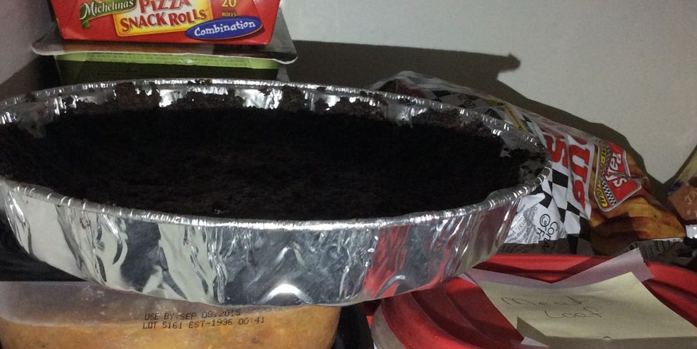 Freeze both crusts for 10 minutes.