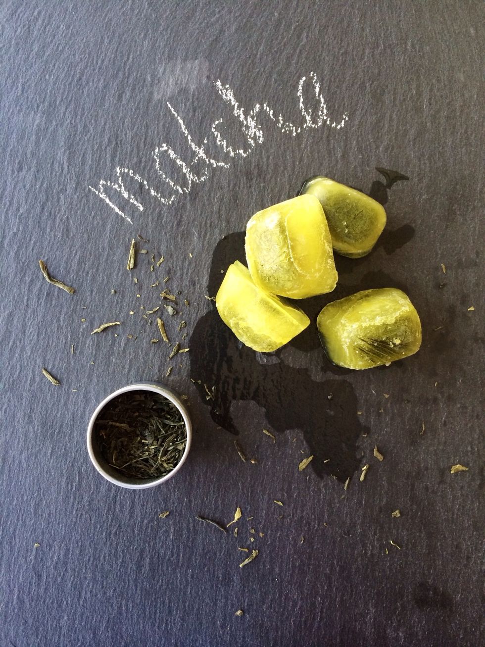 Freeze matcha tea and use to instantly reduce puffiness and darkness around eyes. The caffeine in the tea will also make you look more awake.