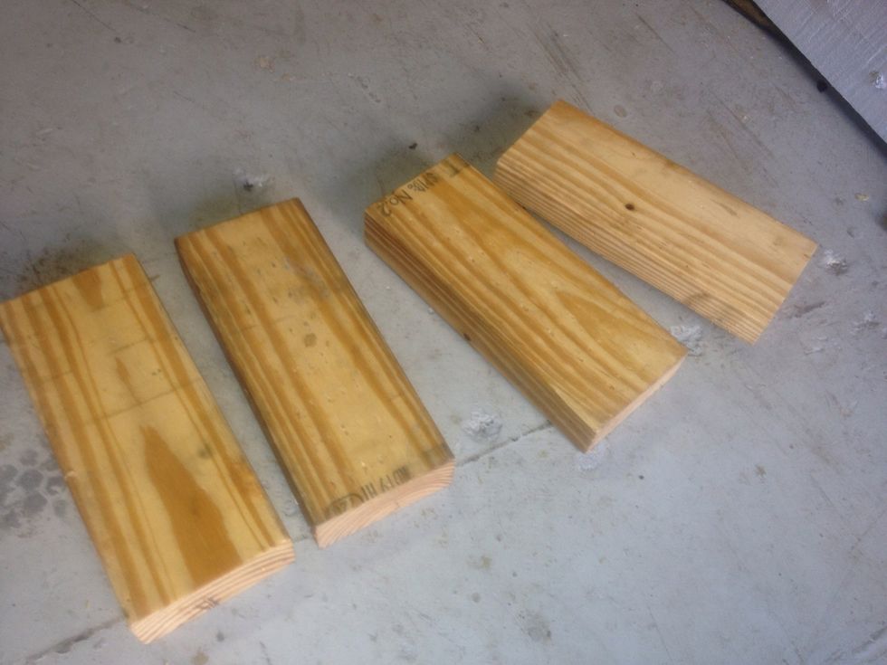 From the pallet wood, I cut 2' strips of the 2x4