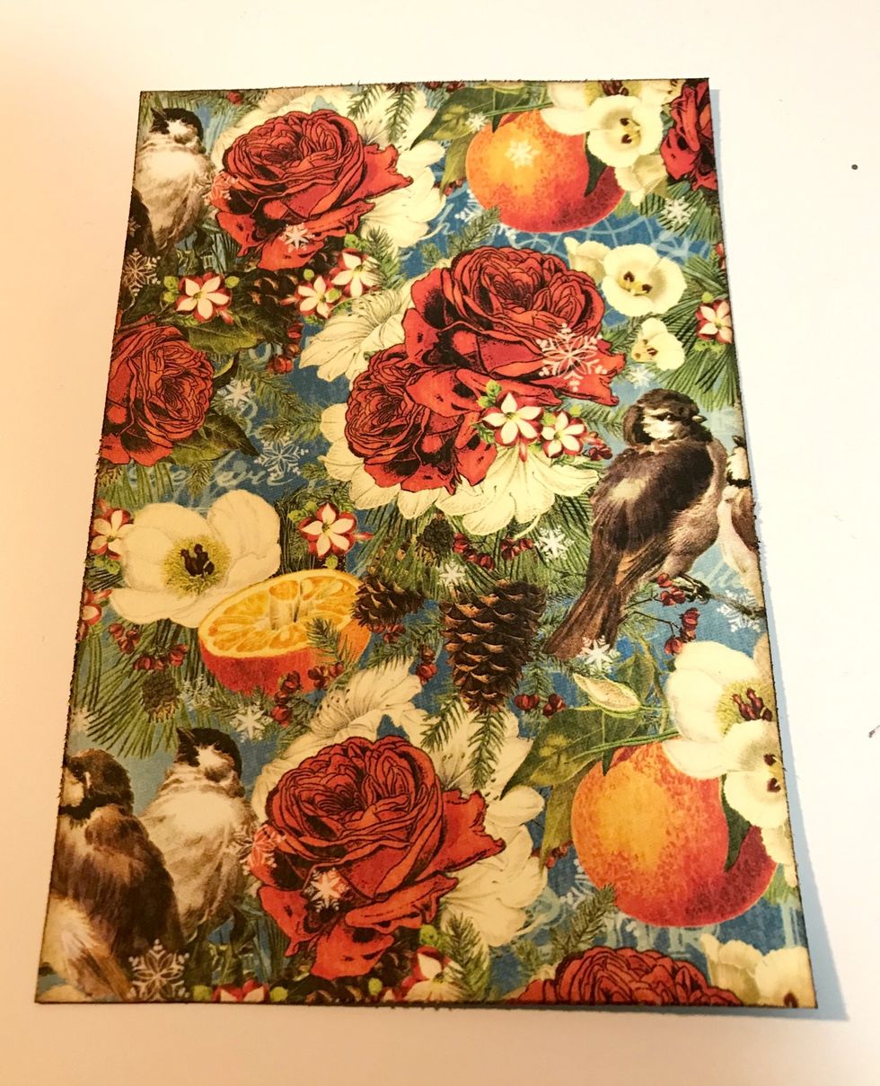 From the Winter paper, cut a piece that measures 4 1/4" x 6 1/4". Distress the edges. Ink the edges of the paper using Dark Cashmere Ink.