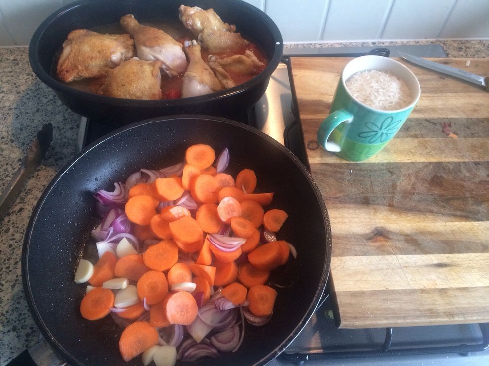 Fry off chicken and add to sauce, get off veg. I like to use butter or coconut oil! Never marg or veg oil!