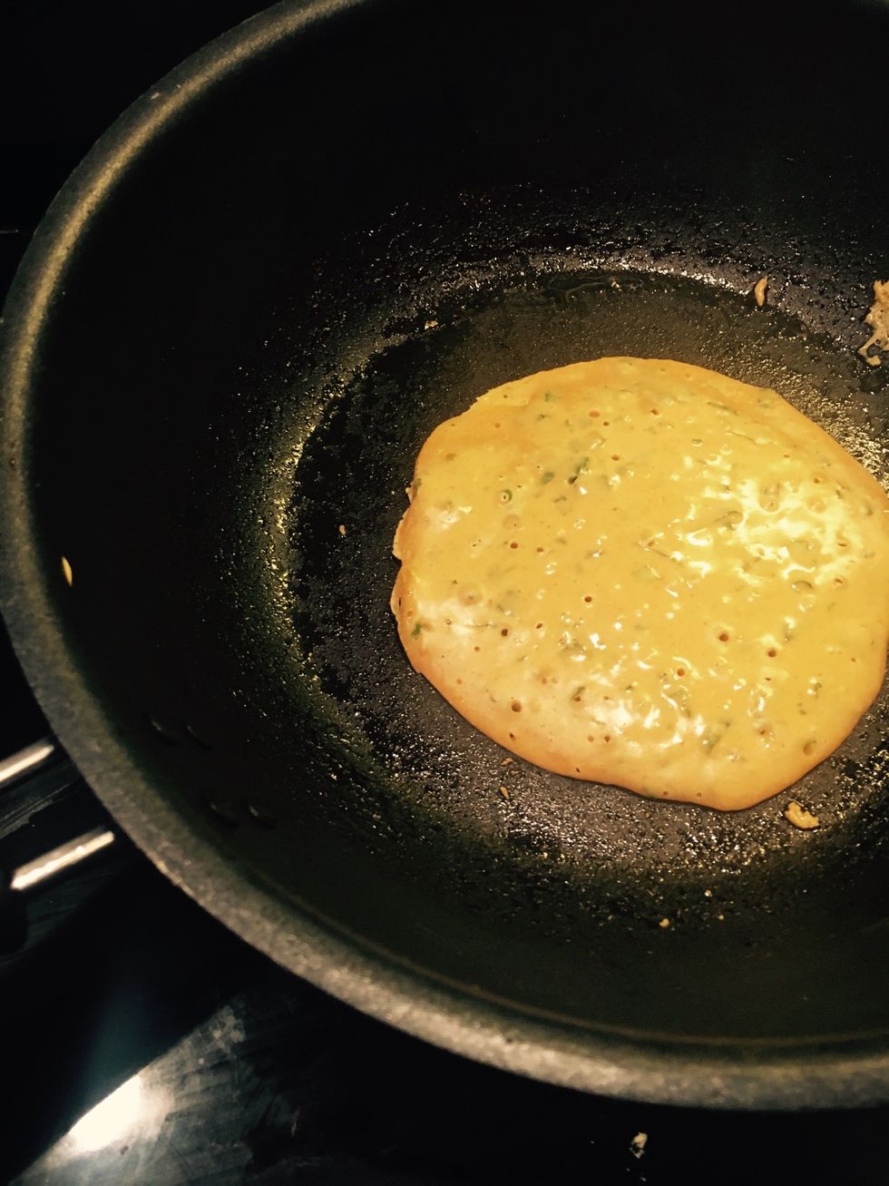 Fry on medium heat. Turn when bubbles appear on top of the pancake. Done when golden.