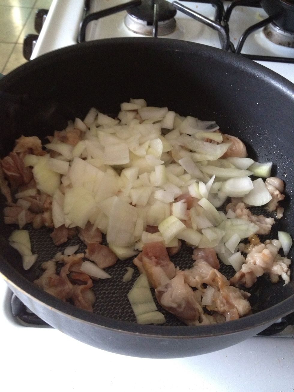 Fry shallot over moderate low heat until softened and browned in color. Fry them all together for about 5 mins, stirring occasionally.