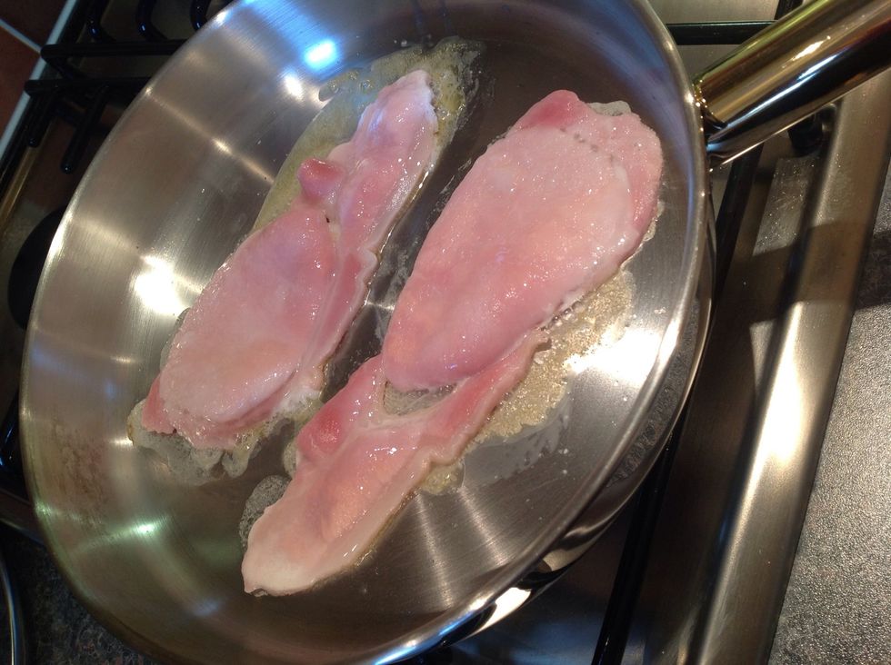 Fry the bacon, not too crispy. Mmmm doesn't that look delicious.