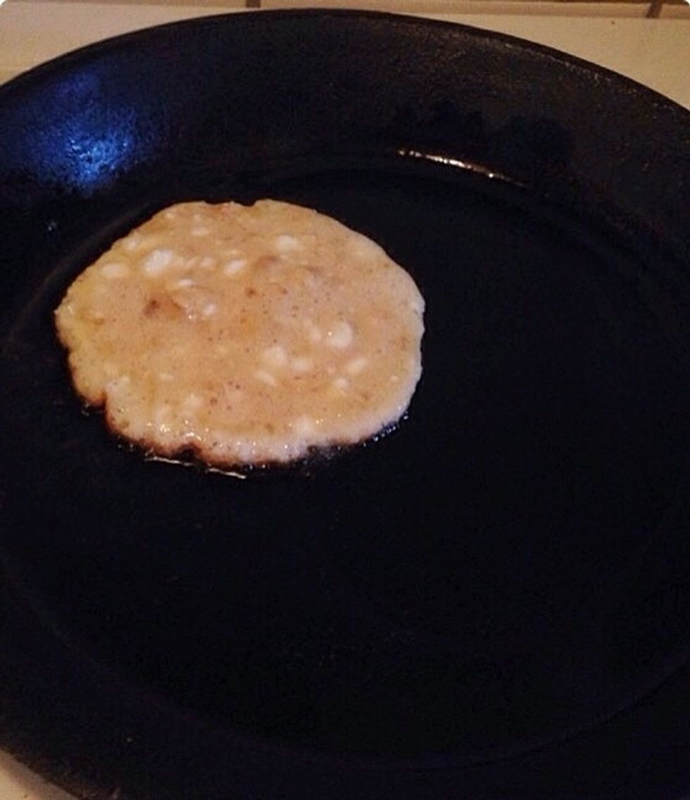 Fry the pancakes in some coconut oil in a skillet.