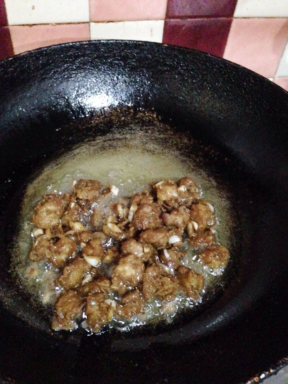 Frying chickens in previous step, It is 2nd time fried; moreover, chicken will be crispy , crunchy and chewy with this step.