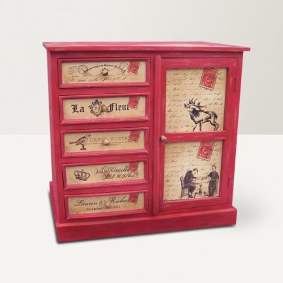 Furniture: Choose from the exclusive range of furniture for your mother and make her feel special on this day. You can pick chest of drawers, wardrobes, chairs and recliners etc.