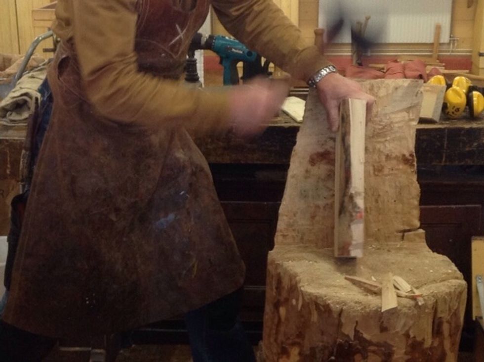 G\u00f6r ditt tr\u00e4\u00e4mne rak med en t\u00e4ljyxa.