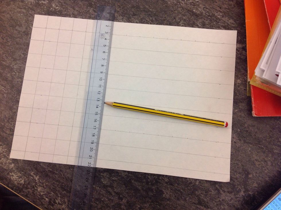 G\u00f6r ett rutm\u00f6nster! Start drawing the pattern.