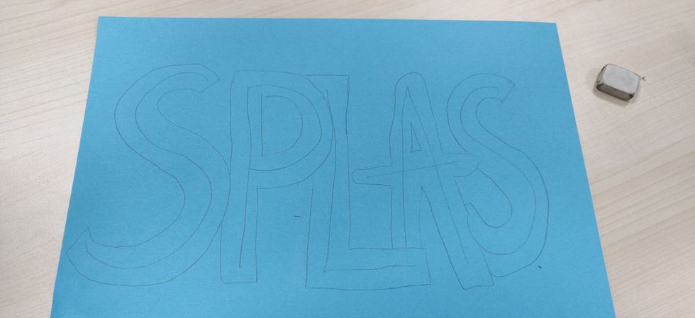 G\u00f6r linjer runt ordet s\u00e5 du f\u00e5r tjocka bokst\u00e4ver