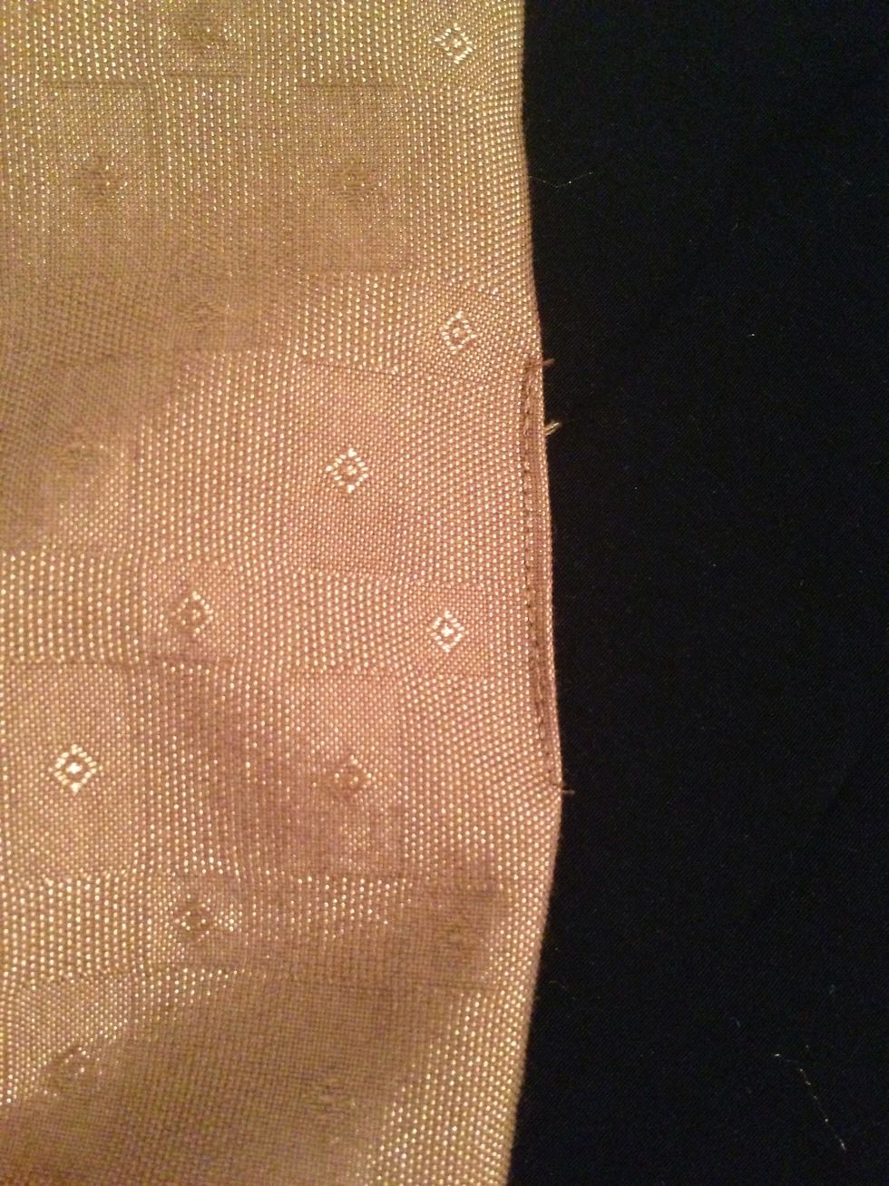 Gap sealed.  Stuff lining inside.