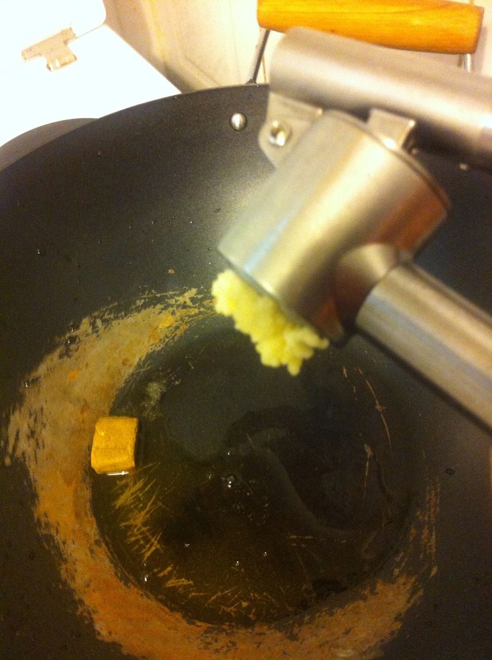 Garlic as much as desired