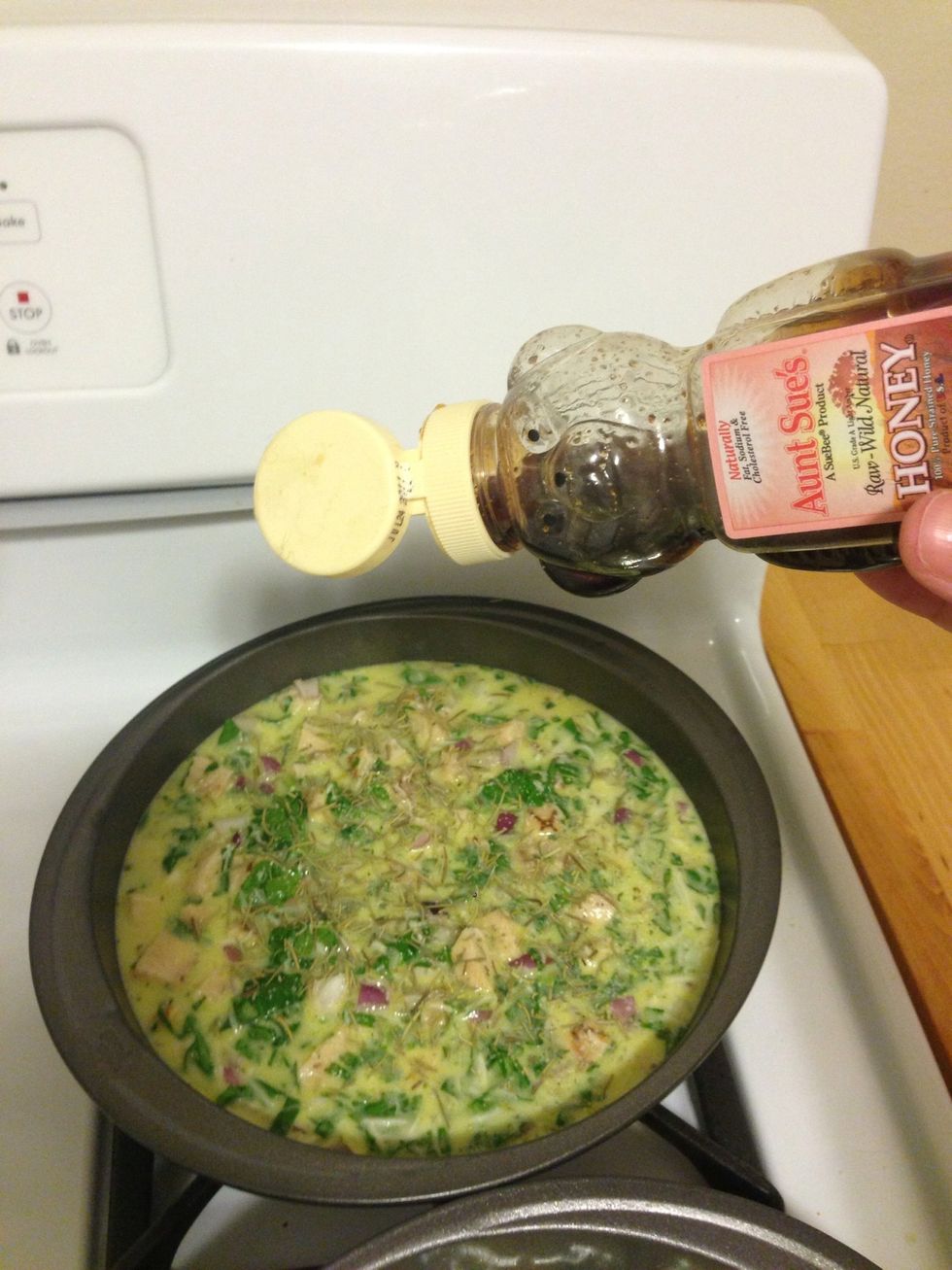 Garnish with 1 tsp of honey between the two quiche.