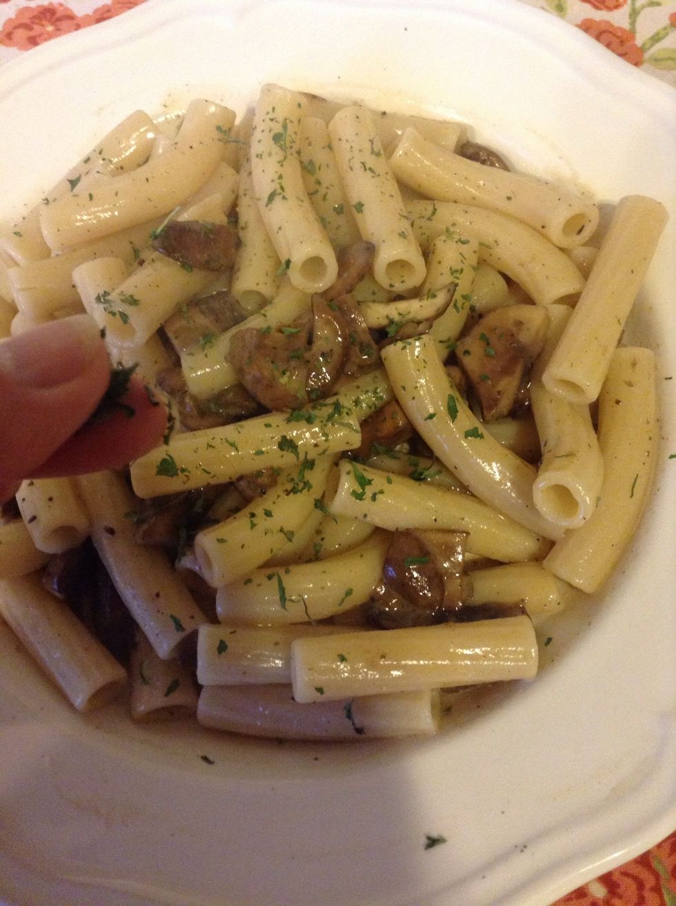 Garnish with fresh or dry parsley.