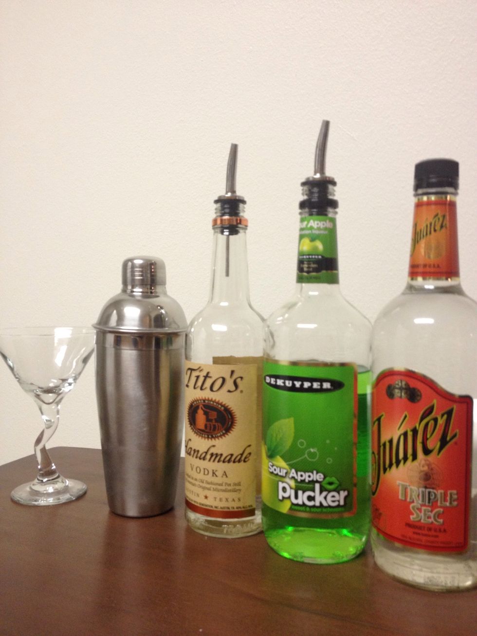 Gather all of your ingredients. Ice is already in my Shaker/Strainer.