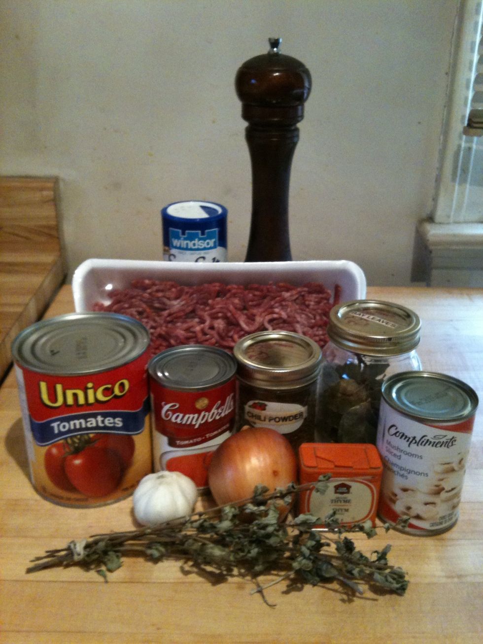 Gather all your ingredients, unfortunately I didn't have any green peppers, so you won't see any go in. Oops!!