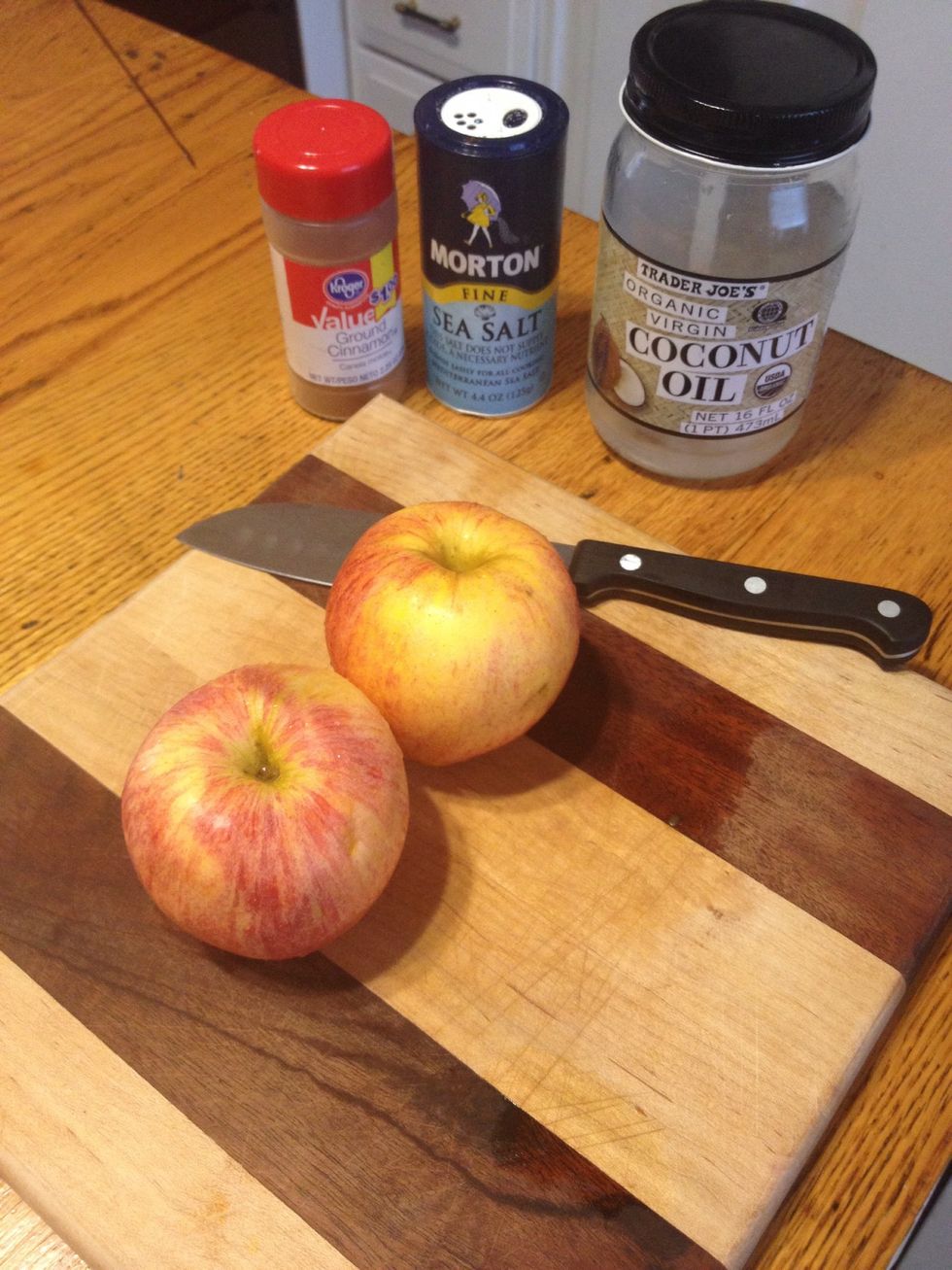 Gather supplies. Make sure you use a clean cutting board and a sharp knife