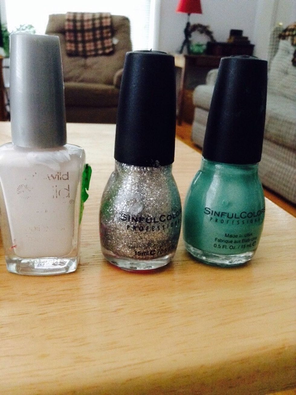 Gather supplies: Paper plate, fine silver glitter polish, mint polish, white polish, and a nail file and clipper if needed