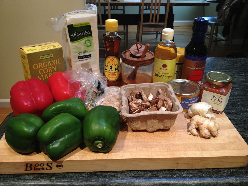 Gather the ingredients. You can prep the vegetables and make the sauce the night before. This is helpful if you are trying to put this recipe in the slow cooker before leaving for work in the morning.