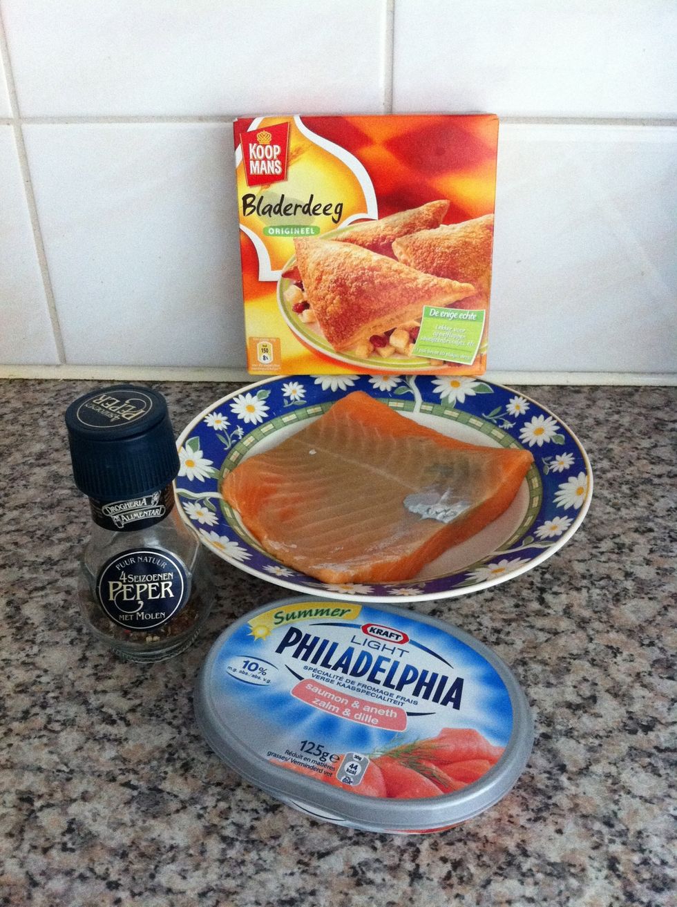 How to make salmon en croûte with cream cheese B+C Guides