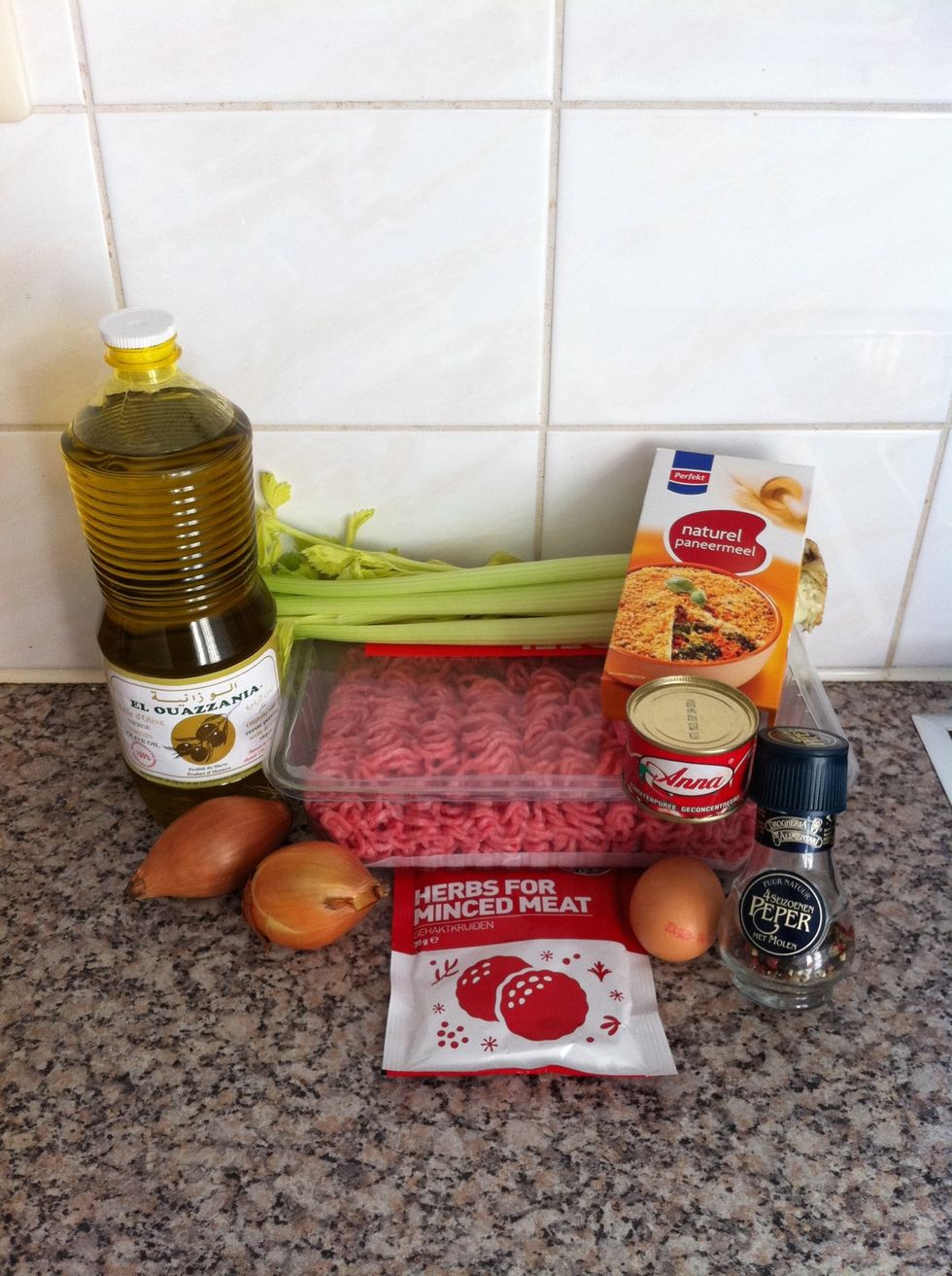 Gather your ingredients. Oops... I forgot the tomatoes and the (liquid) butter ;)!