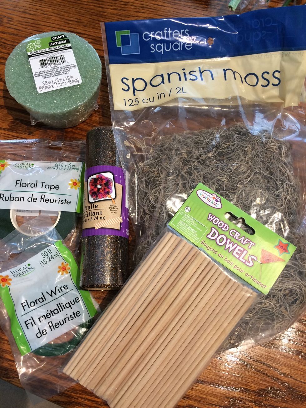 Gather your supplies. Everything I used for this project was from the dollar store.