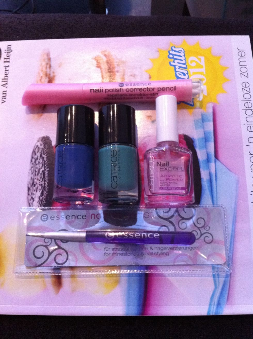 Gather your supplies. I am using: Catrice #590 'Jade is not my name', Catrice #410 'Pool party at night', Catrice top coat, Essence dotter and Essence nail polish corrector pencil.