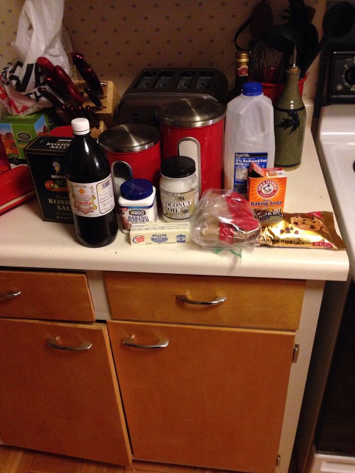 Gather your supplies! I just lucked out and happened to have coconut oil in the house. It's a great oil, yummy and very stable, good for cooking.