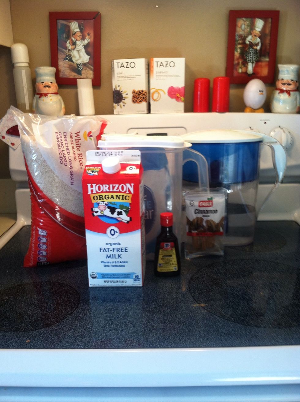 Gather your supplies. You will also need a strainer. I used fat-free milk here (trying to b healthy \ud83d\udcaa) , but do use whole milk- it'll give u a creamier consistency.