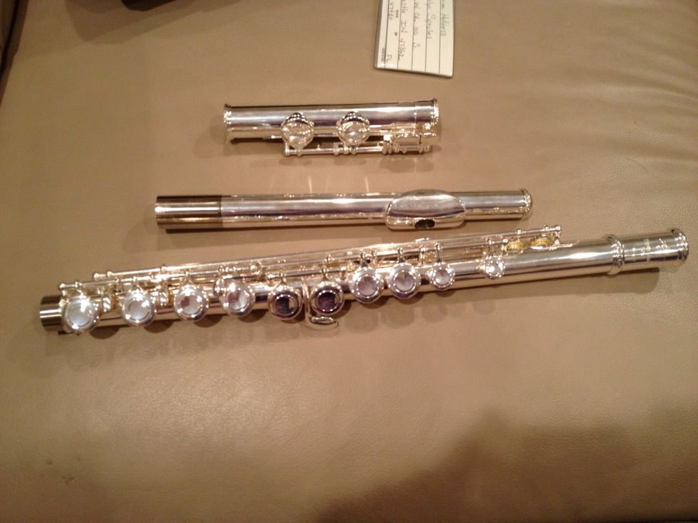 GENTLY take all the pieces out.. (To make this easy the longest piece is piece 1 the second longest piece, the mouth piece, is piece 2 and the shortest is piece 3)