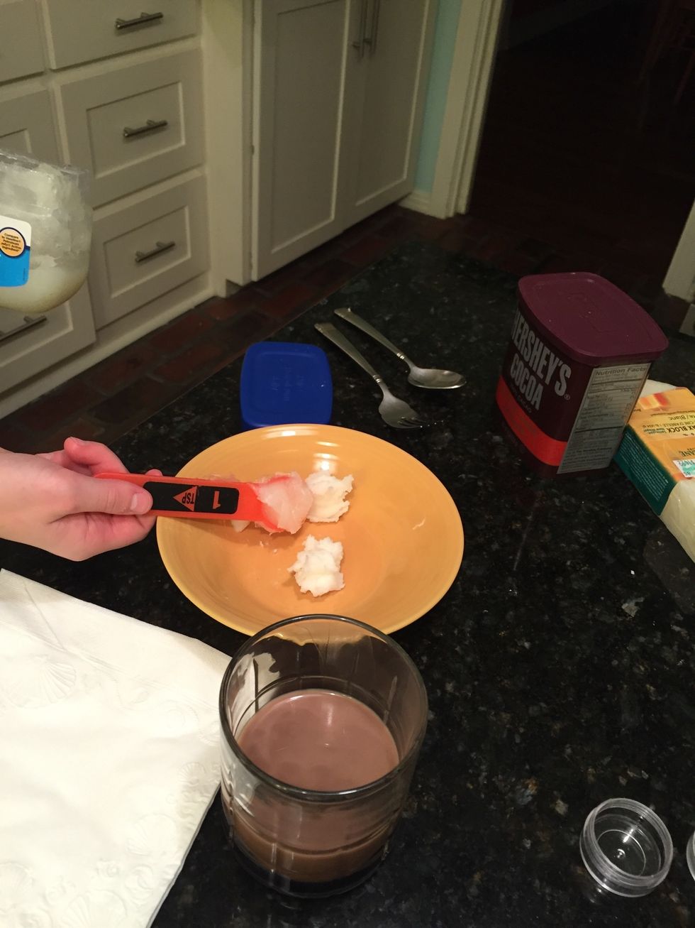 Get 1 tablespoon of petroleum jelly into the bowl