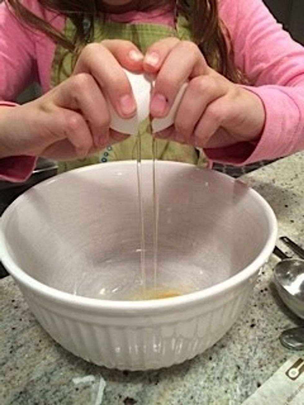 Get a new bowl for the wet supplies.