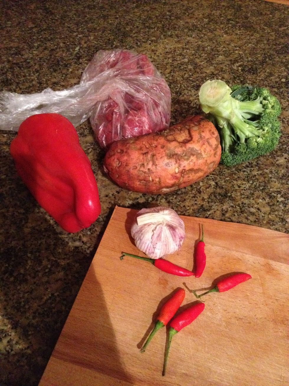 Get all the ingredients ready... Be creative and use any vegetables you personally like! These are my favourites!.
