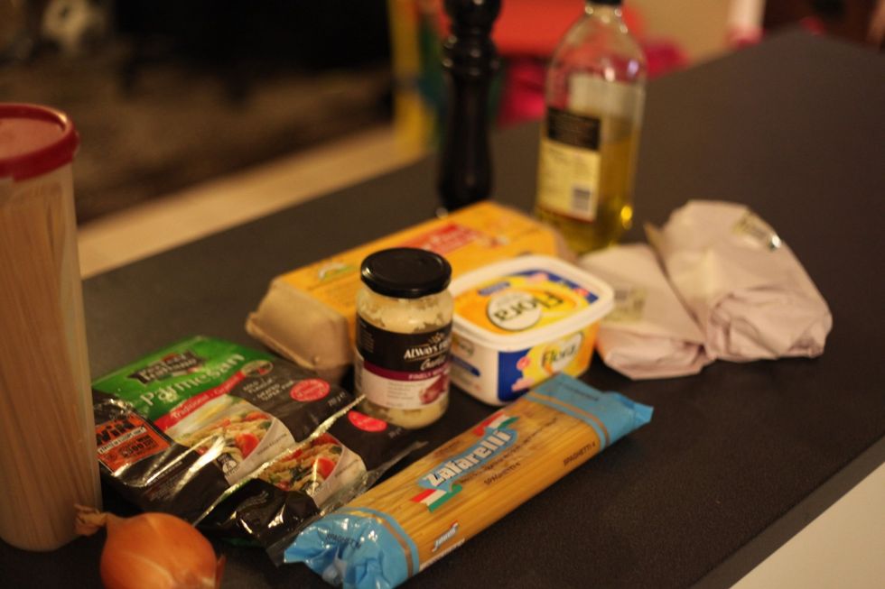 Get all your ingredients together. It's much easier to work when they're all in the one place. Timing of ingredients in this dish is dependent on each other. We don't want a cold dish.