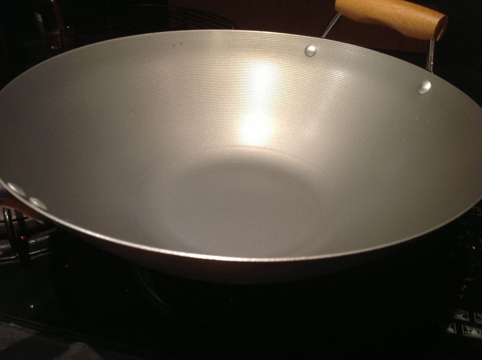 Get out a wok if you don't have a wok just use the biggest pan you have but I recently bought a wok because I \u2764 to stir fry and may I tell you it makes a huge difference.