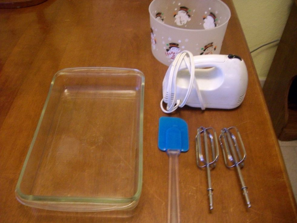 Get out these tools to make the cake.