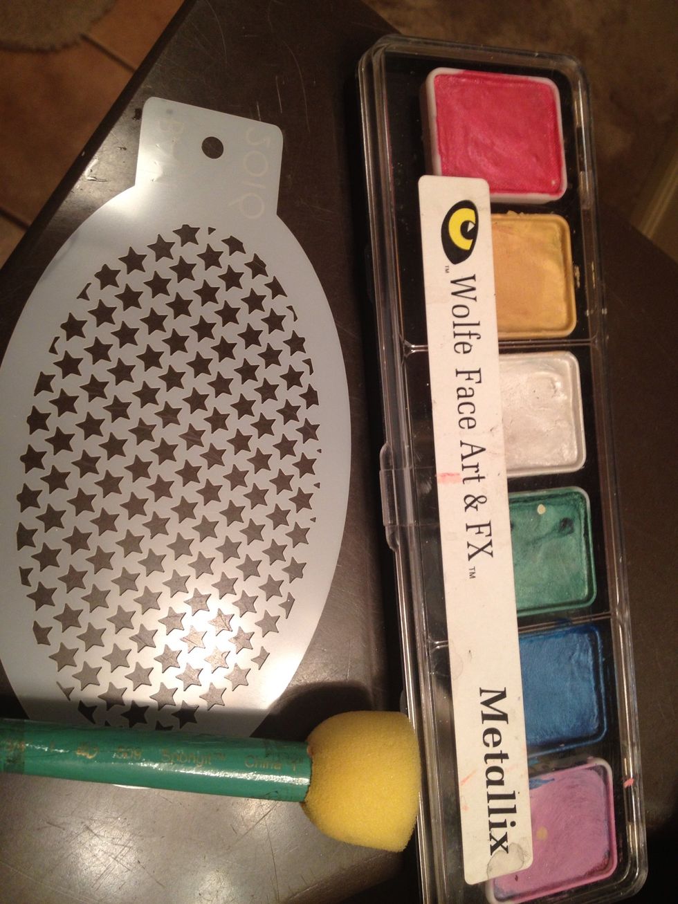Get out your BAM star stencil, Metallix palette and a sponge.