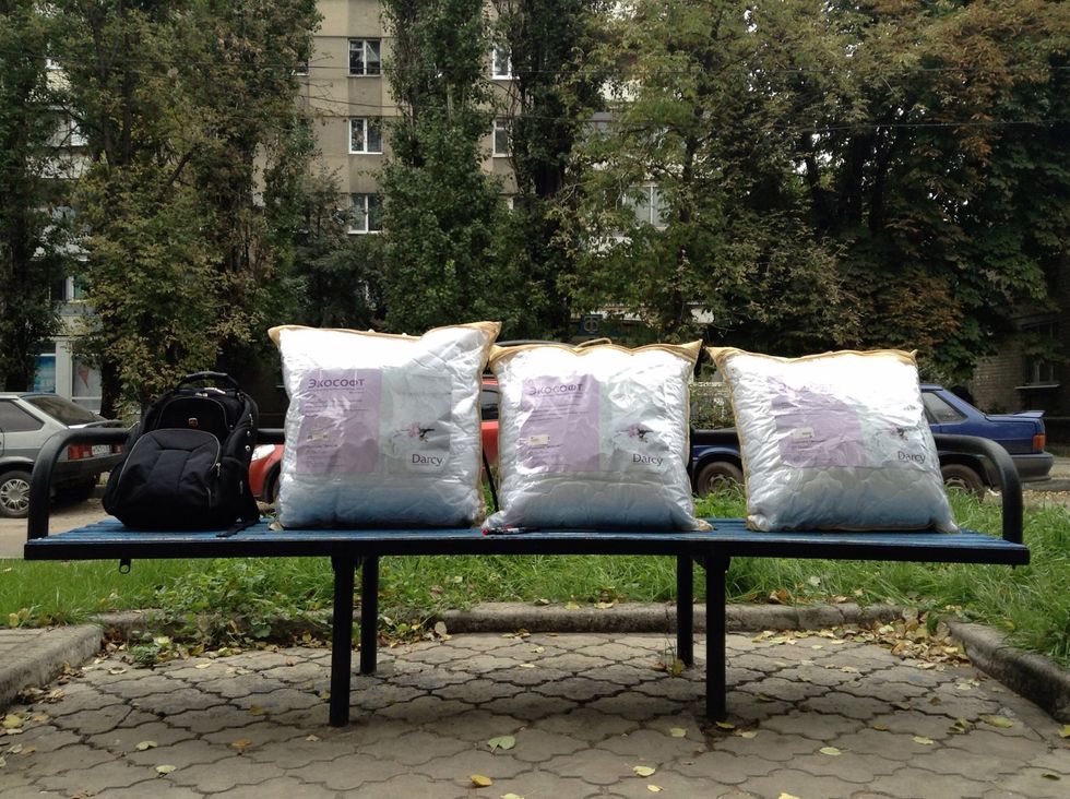 Get to a park. Let people see mysterious act of bringing casual art to life. If you notice children that look at you and want to take a part, you do things the right way.