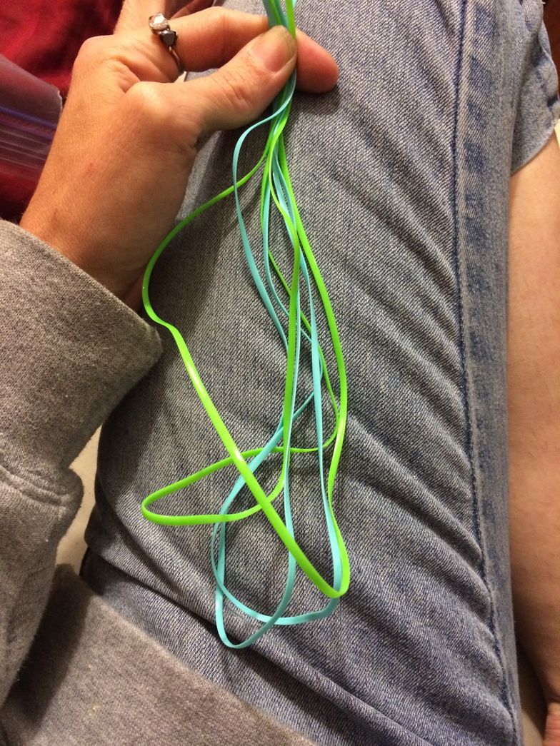 How to Make a Square Knot w/ Plastic String 