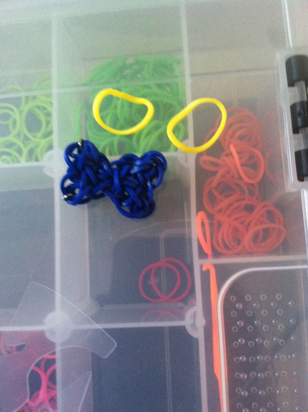 Get two other colored rubber babds