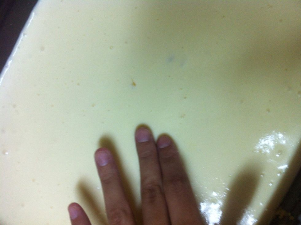 get your cake out of the fridge make sure it is well cooled u will find that it became harder and can hold itself