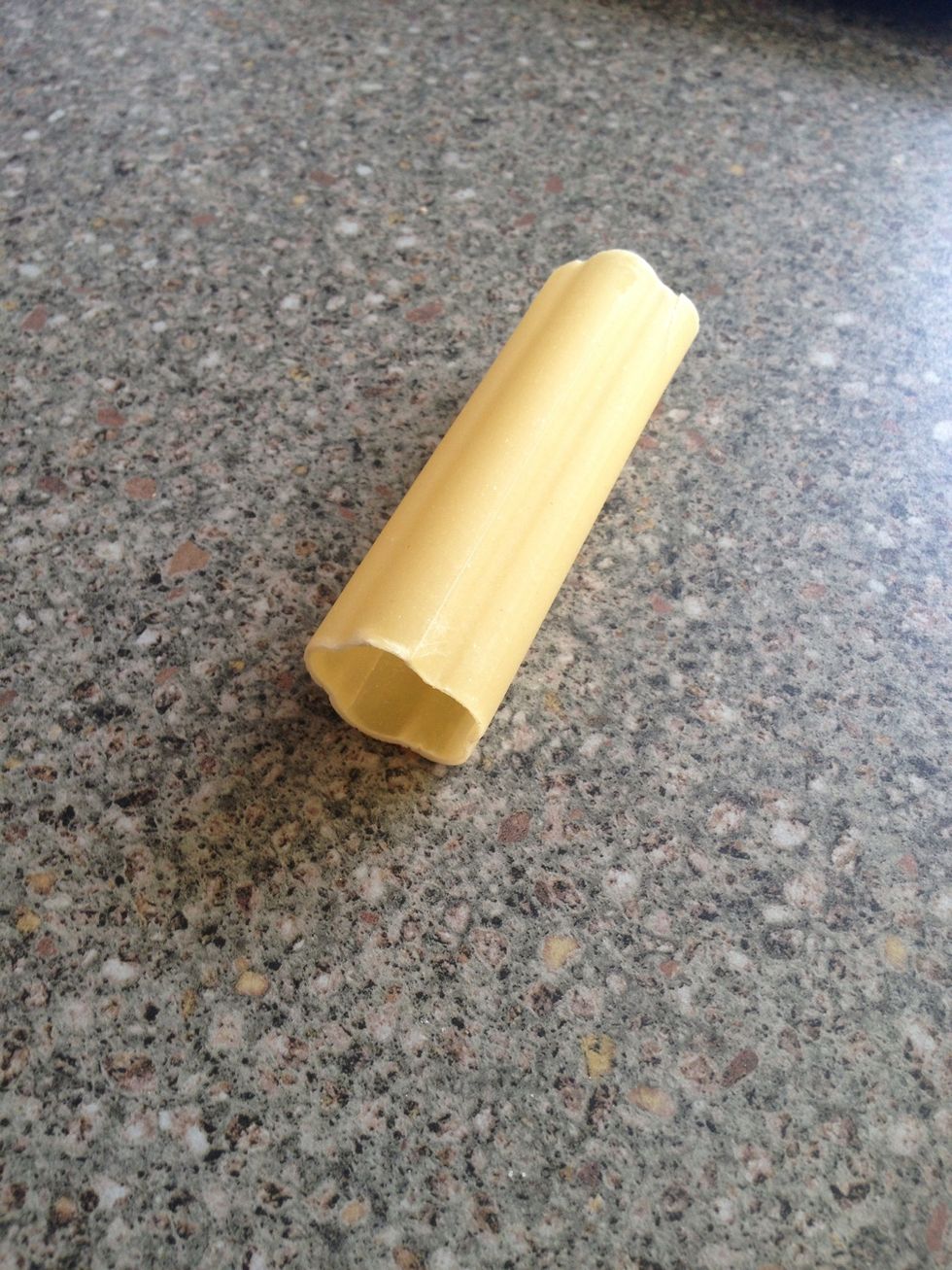 Get your cannelloni tubes. Don't buy these ones! Buy the all round ones or buy metal cannoli tubes. I had a bit of a nightmare getting the cannoli off this shape and lost a few:(