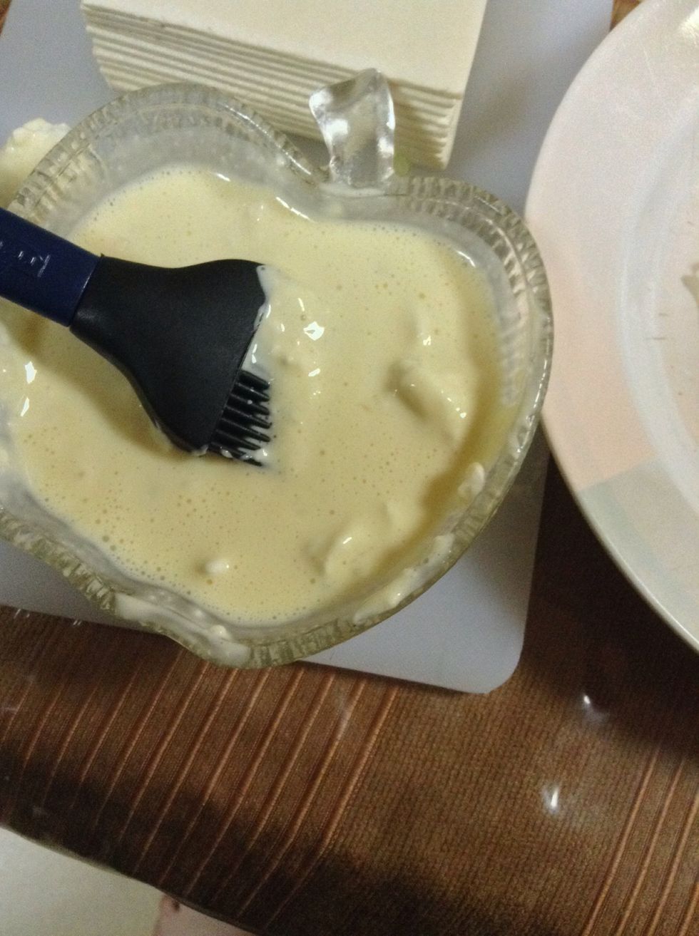 Get your egg mixture ,,, and cover the puff with it !