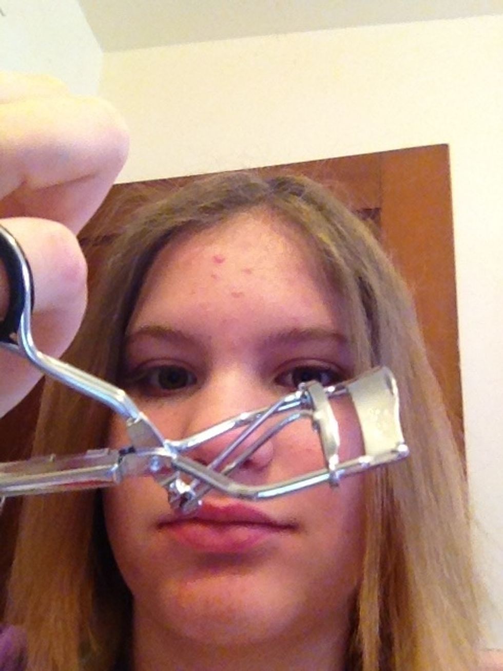 Get your eyelash curler and open and close while moving it around pretending its a shark so you can be stuntin'\ud83d\ude04.