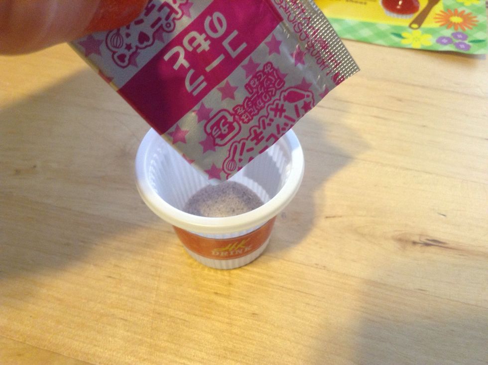Get your final packet: PINK packet Cola Mix-Dump into Drink cup