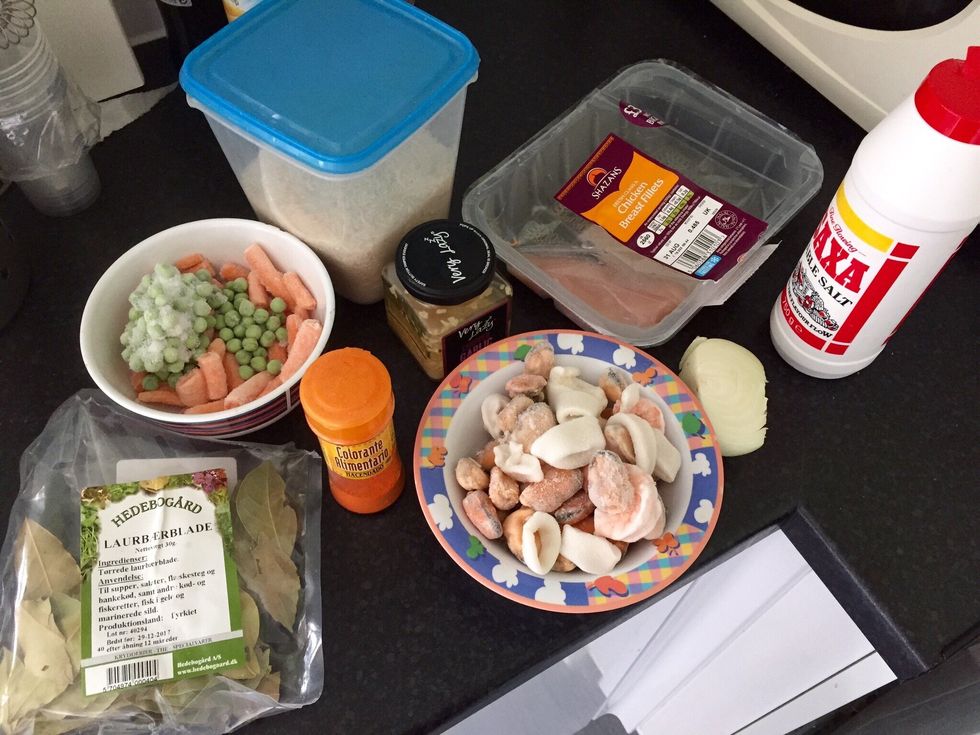 Get your ingredients ready. I added chicken because I had it in the fridge and I didn't want to waste it. You can do this all seafood or all meat with all types of it