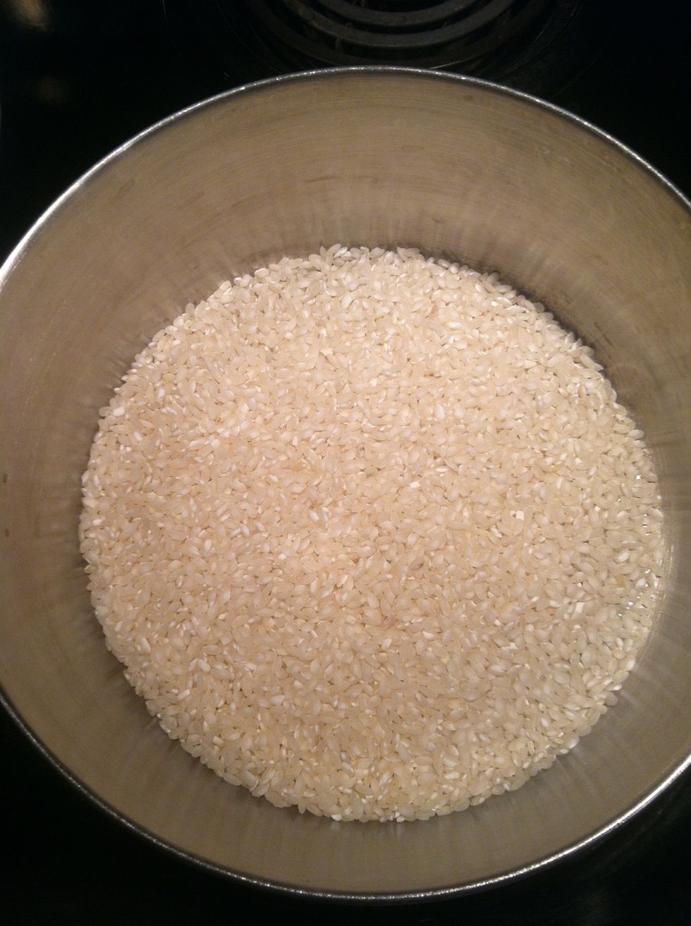 Get your rice ready in the pot.